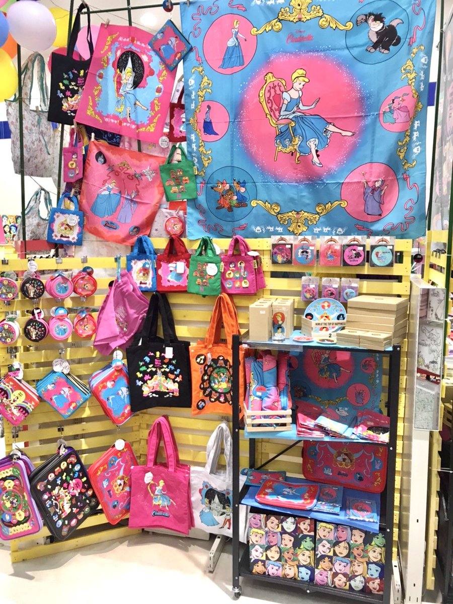 公式 ヴィレッジヴァンガード S Tweet 本日オープン ディズニープリンセス Pop Up Shop させぼ五番街 5 9 日 まで プリンセスの人気商品が勢ぞろい 会場限定商品や限定ノベルティはここでしかゲットできないので ぜひ遊びに来てね プリンセス 公式 ヴィレッジヴァンガード S Tweet 本日オープン ディズニープリンセス Pop Up Shop させぼ五番街 5 9 日 まで プリンセスの人気商品が勢ぞろい 会場限定商品や限定ノベルティはここでしかゲットできないので ぜひ遊びに来てね プリンセス