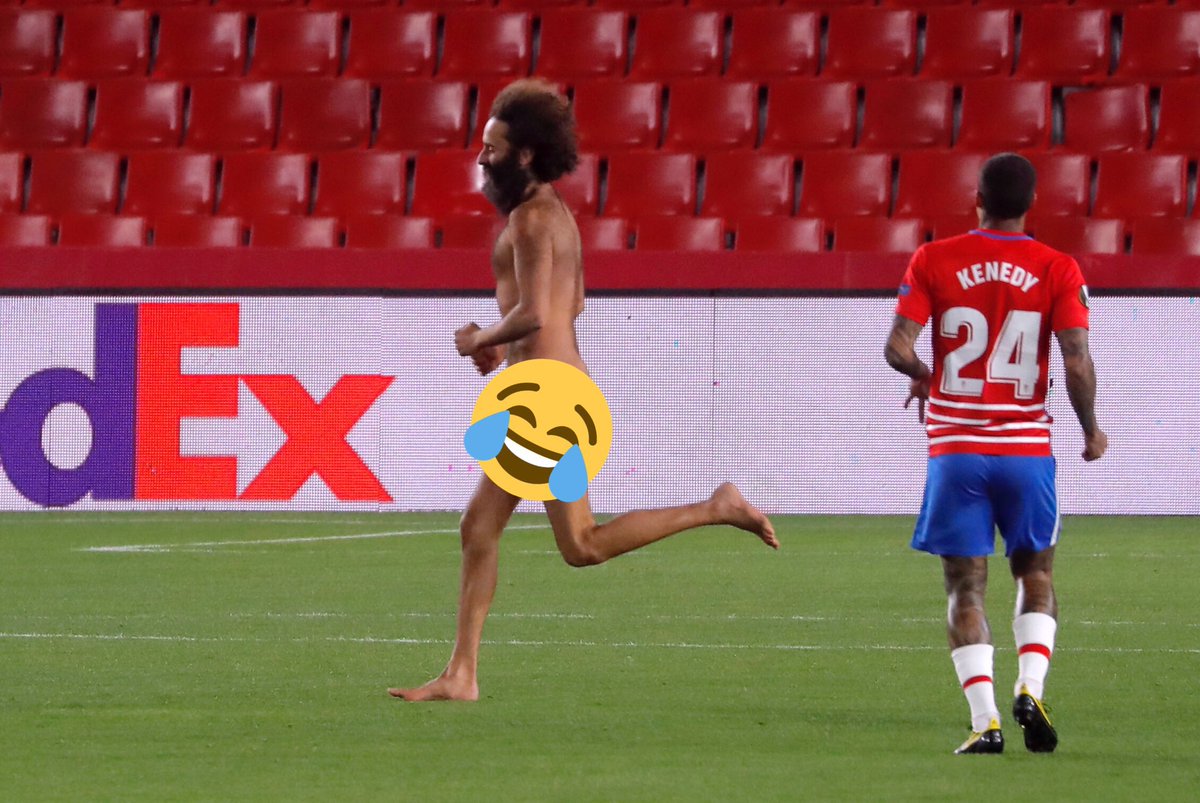 To those who say football is a boring game 😂😂 #GranadaManchesterUnited #UEL  #EuropaThursday #EuropaLeague #invasionedicampo