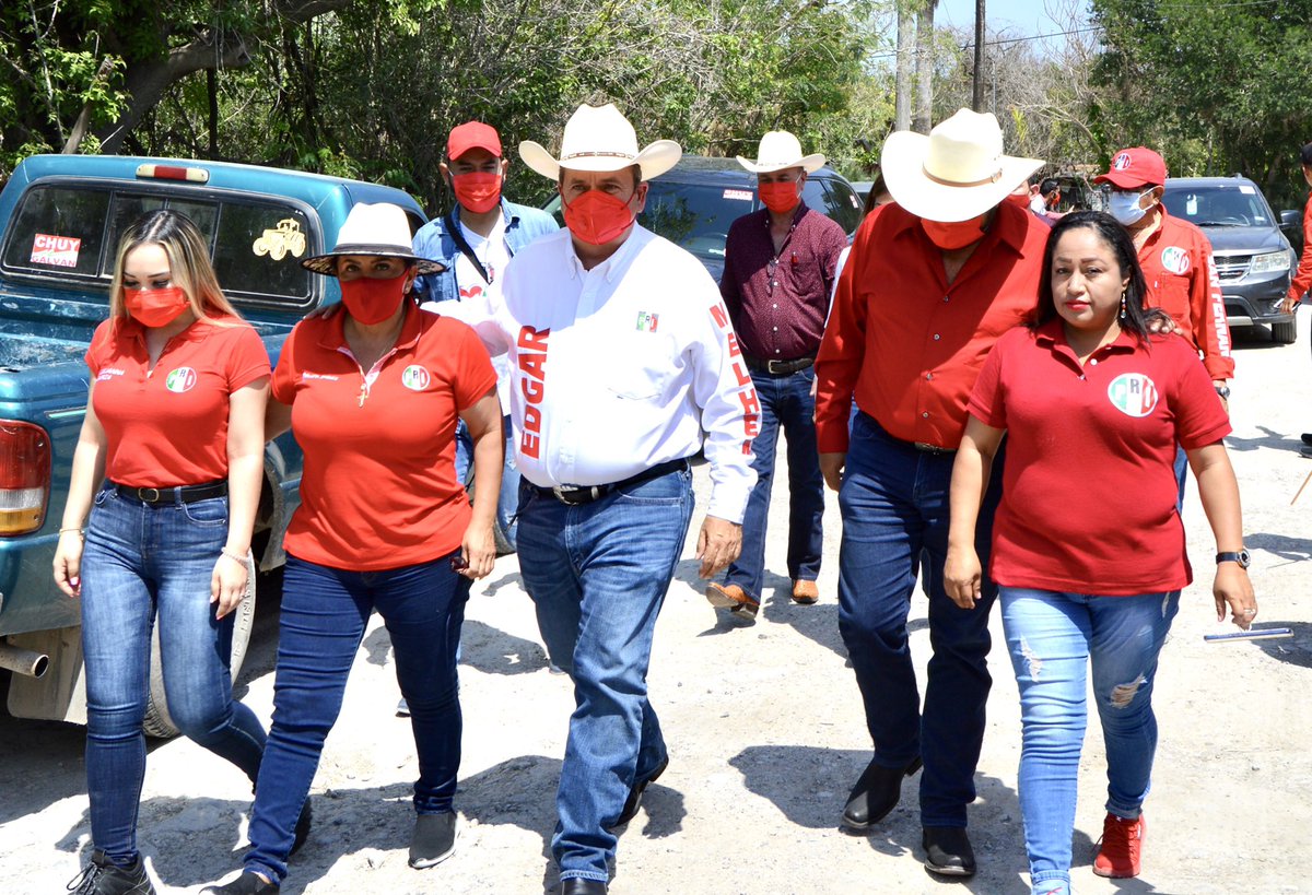 edgarmelhem's tweet photo. Un gusto acompañar a mi candidata a diputada federal Dist 3 @MartaJimenezS_ en recorrido por los Ejidos Alfredo V Bofil y SanGerman en #SanFernando #Tamaulipas 
Siempre es grato saludar a líderes de la @CncTamaulipas donde hoy coincidimos  con un objetivo:rescatar al campo https://t.co/gUpya9ix5z
