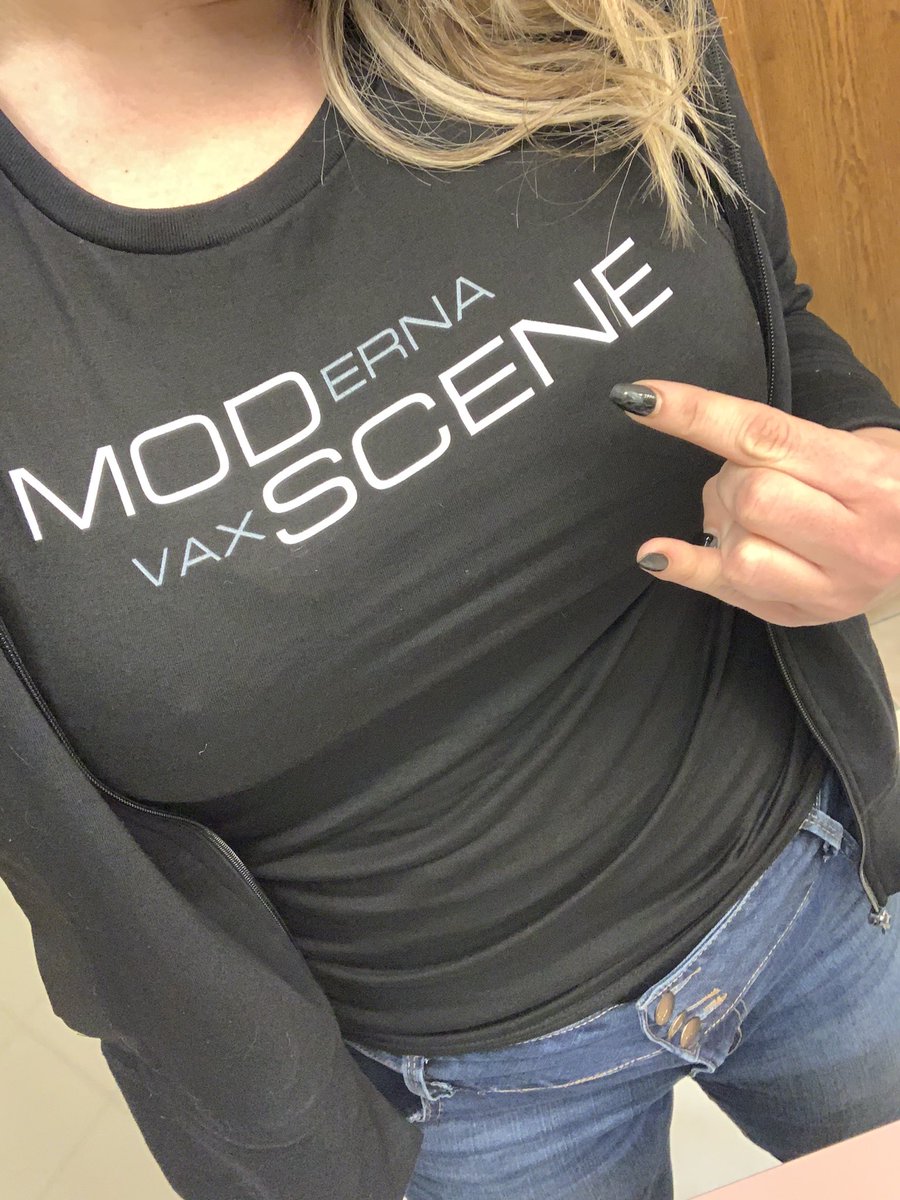 I can imagine this at <a href="/RAYGUNshirts/">RAYGUN</a> 😘