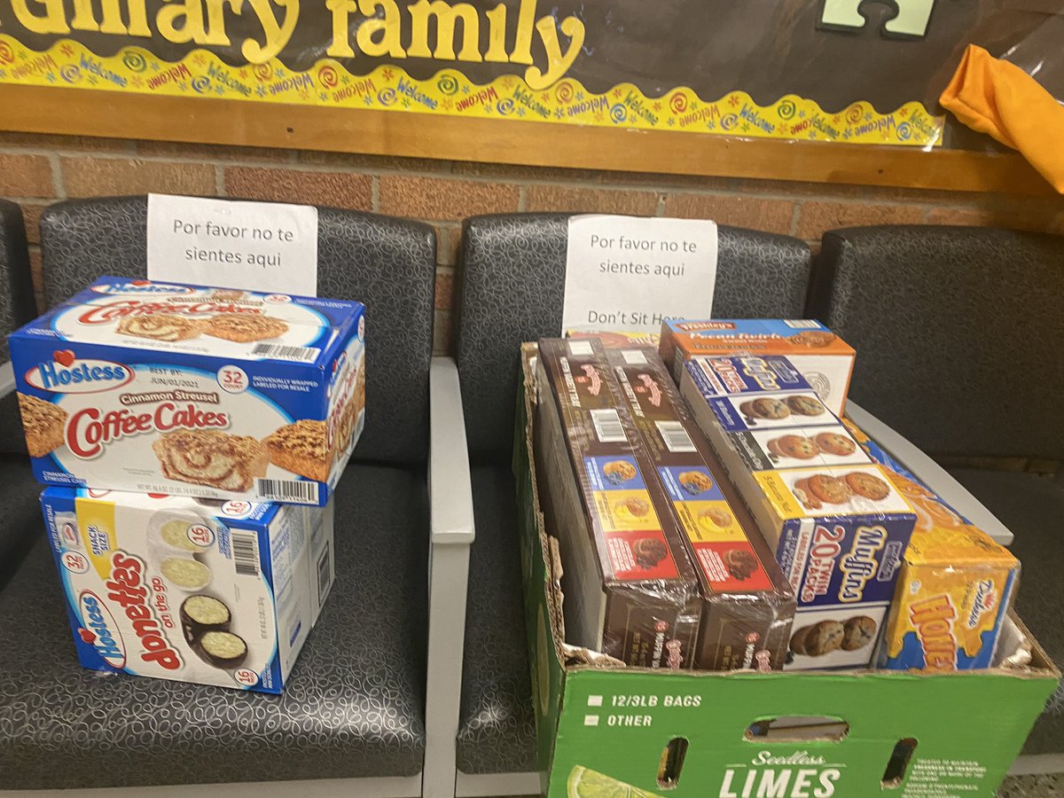 WWMSJags_PGCPS's tweet photo. One of Jaguar grandparents dropped off these delicious treats for our school community! @mssimley #jaguarpride #pgcps #reopenready https://t.co/ReeD3ytPOx