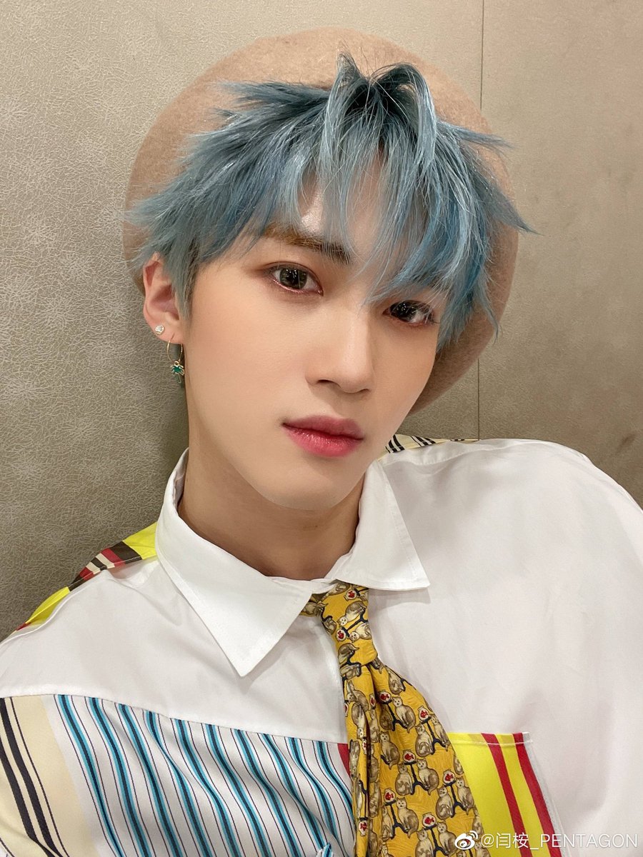 yanan_weibo's tweet photo. “干什么呢😁😁😁”

#PENTAGON  #YANAN #옌안 #Weibo #펜타곤 https://t.co/McvbJlNE7Y
