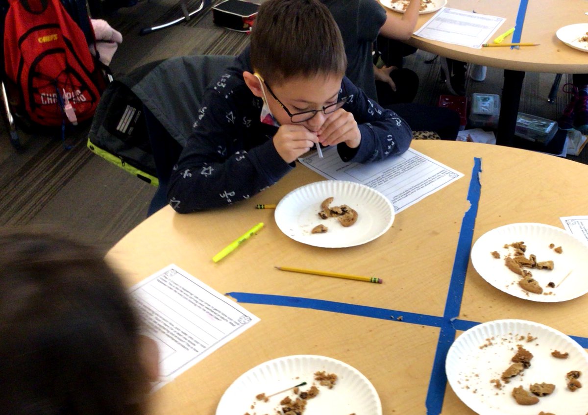 MDEregier's tweet photo. Ss had a yummy time learning about weathering 风化 and erosion 侵蚀 with Liou lǎo shī today! @BVWolfSprings https://t.co/HEnSr7HDFs