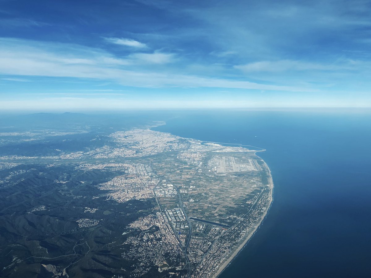 nicoet001's tweet photo. 2 ON Barcelone, enfin! 😬 #AirFrance  #AF1448 https://t.co/nHTe6WDhLN