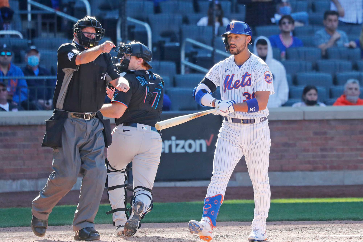 Umpire cops to blown call Mets' Michael Conforto should have been out