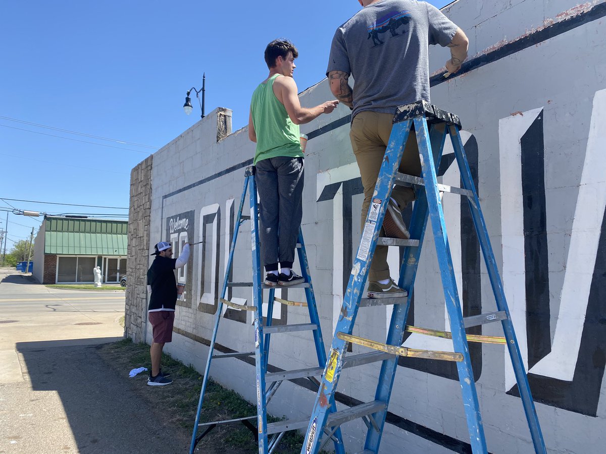 SeanEvansSM's tweet photo. Thanks to these friends from a few of the local Starbucks locations and Triple Diamond Construction for doing some good work to renew one of our favorite local art projects from 2015 this week! https://t.co/Y9oWqjqPJj