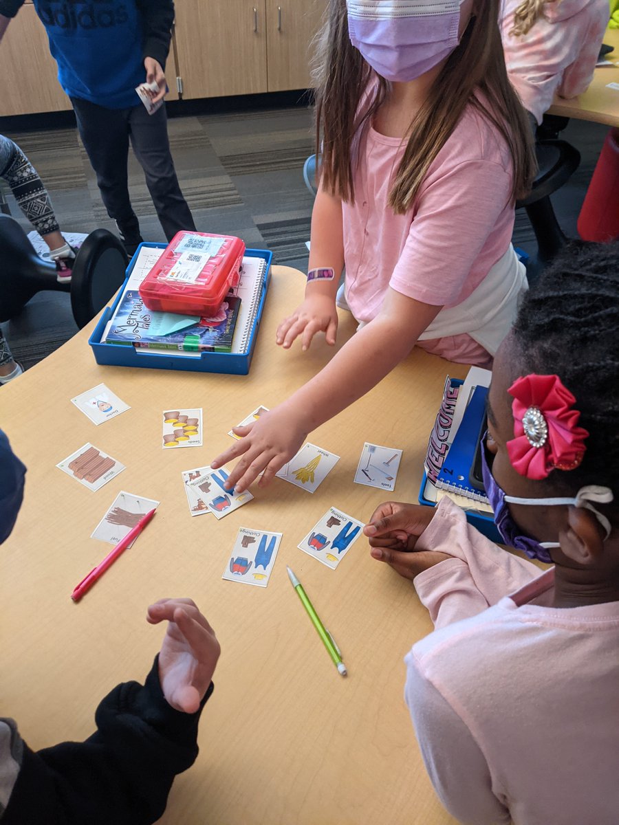 MDEregier's tweet photo. Would you survive as a settler? These Ss did by bartering to get all the needed supplies. Ss learned that some items were scarce and more difficult to find. Having fun while building content knowlege, collaboration, and problem solving skills! @BVWolfSprings https://t.co/KCc5biXkRP