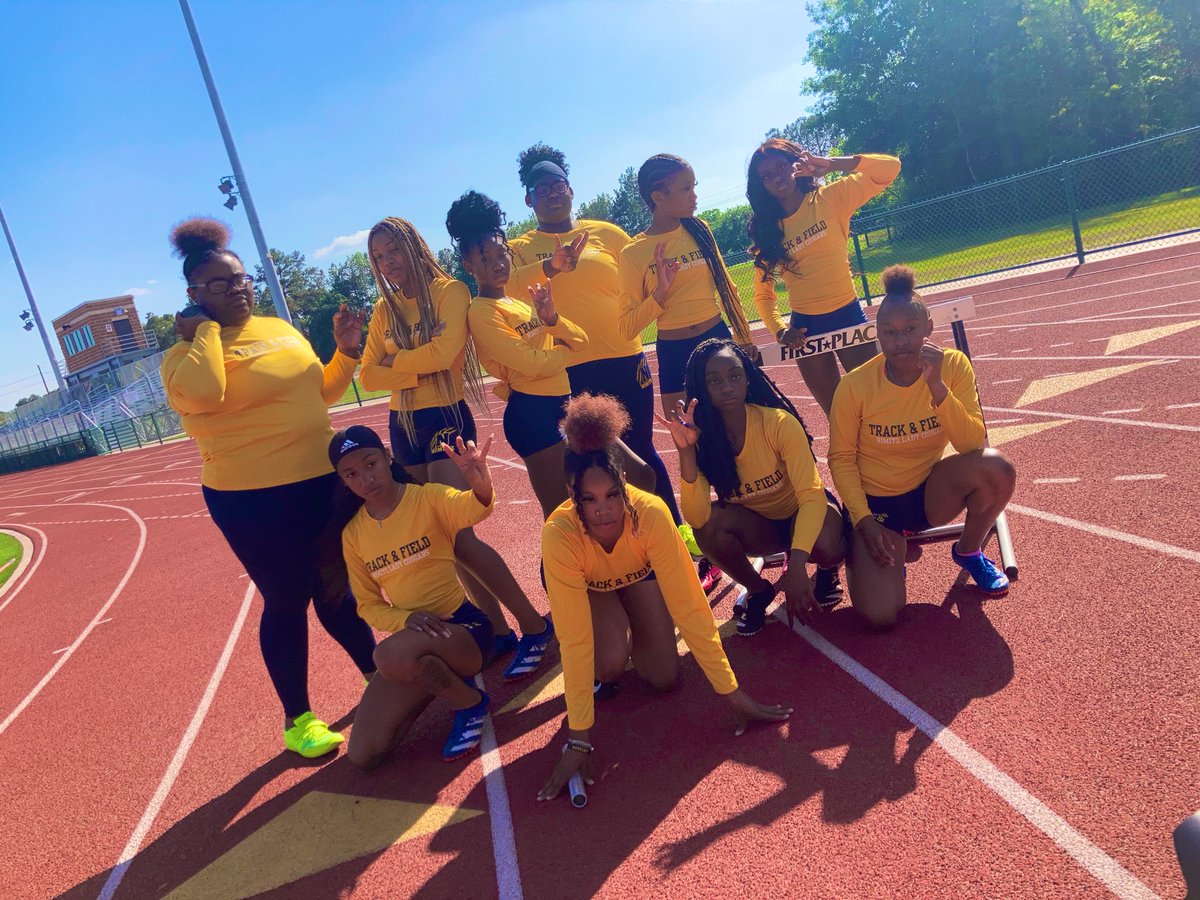 vypehouston's tweet photo. Aldine ISD Spring 📸 Media Day 

The track stars of Aldine ISD made their way out to the hardtop today. Teams and individuals had good showings at district meet last night. #vypecampus @Athletics_AISD @AldineSports @AldineISD https://t.co/AEDROBy1re