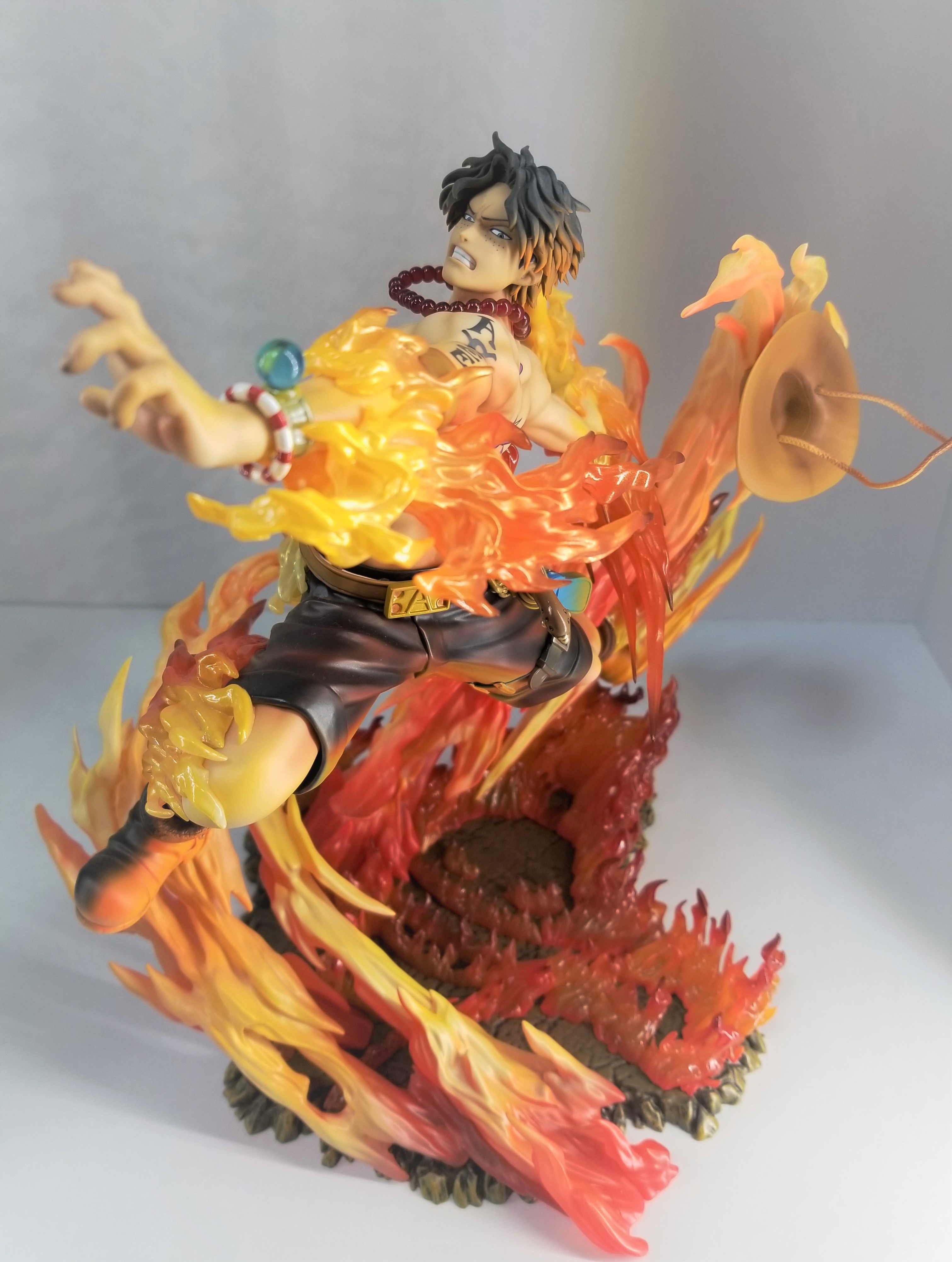 カルバドス1743 Onepiece メガハウス 19年発売 Portrait Of Pirates Neo Maximum ポートガス D エース 炎エフェクトがめちゃくちゃ綺麗で その照返しの彩色も素晴らしく 躍動感あるかっこいいフィギュアです ワンピースフィギュアを投稿しよう