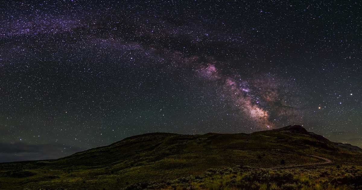 It's International Dark Sky Week, and Oregon's Outback is world-renowned for stargazing: bit.ly/2OAwGUc 🌠 

#DarkSkyWeek #IDSW2021
