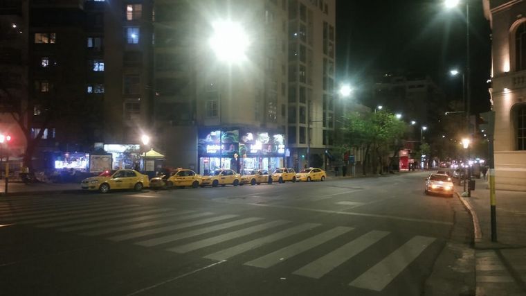 Cadena 3 Argentina on Twitter: "[URGENTE] Córdoba: restringen circulación nocturna y limitan reuniones https://t.co/osY9AFOv8n… "