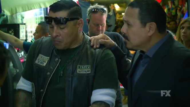EmilioRiveraFan's tweet photo. Love this shot. Two of my top favorite characters on Mayans MC. Emilio Rivera with Frankie Loyal aka Hank. π #MayansMC #MayansFX #ElPadrino #MarcusAlvarez #EmilioRivera @EmilioRivera48 #HankLoza #HanksCode #FrankieLoyal @FrankieLoyal138 #popdatcode https://t.co/TTmN9AiDZ0