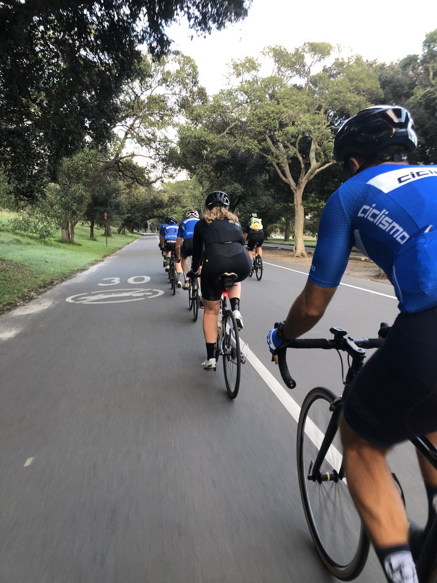 CiclismoCycling's tweet photo. #trainingcanbefun π#cyclingpassion #keepingfit #fridaymorning #weekendvibes https://t.co/3x70Au6ho8