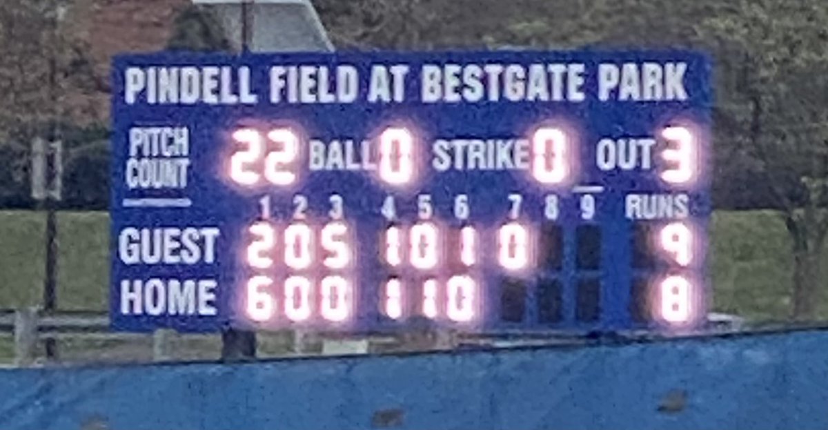 BaseballDons's tweet photo. Belbot and Dons defense closes it out

FINAL SCORE
Loyola: 9
St. Mary’s: 8 https://t.co/LiY3dQ3Y9Q