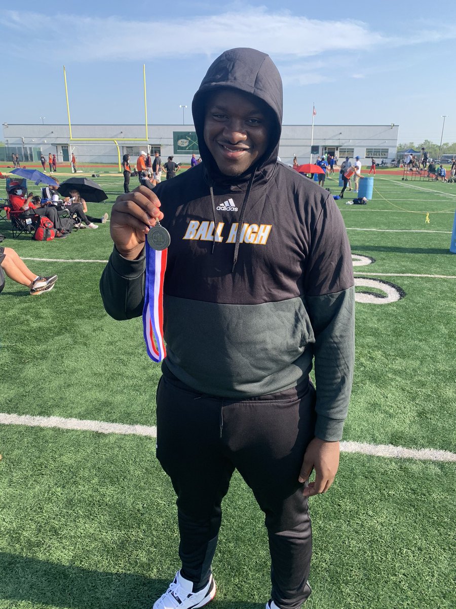 GalvestonFB's tweet photo. Congratulations to Terry Webb on qualifying for Area Track Meet in the Shot and Discus with a 3rd &amp; 4th place finish https://t.co/h3TOdX5B5t