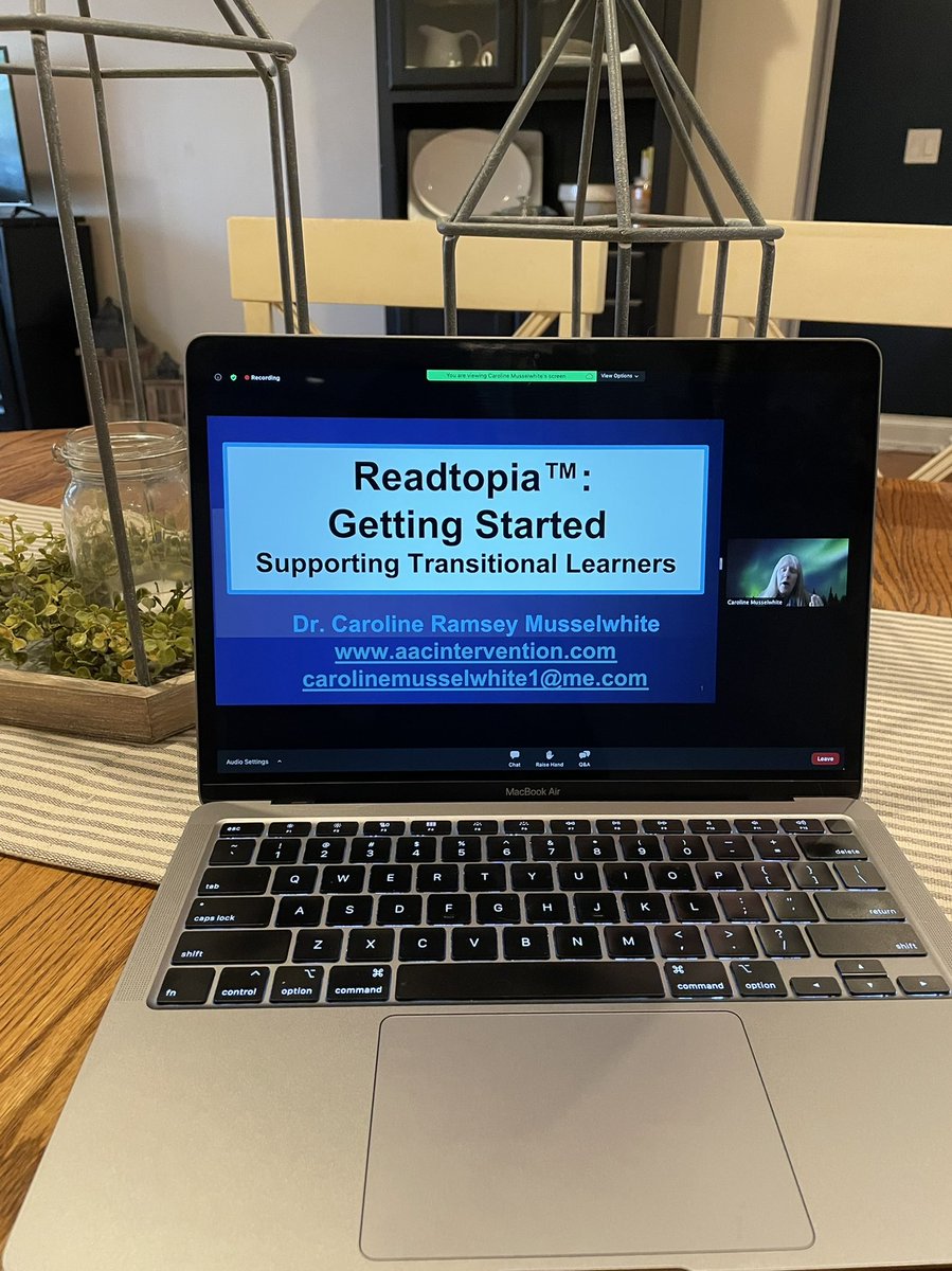 jenpenzenik's tweet image. What could be better then learning Readtopia with @AACCaroline?! Not much! Love it! @DonJohnstonInc #literacymatters #assumecompetence