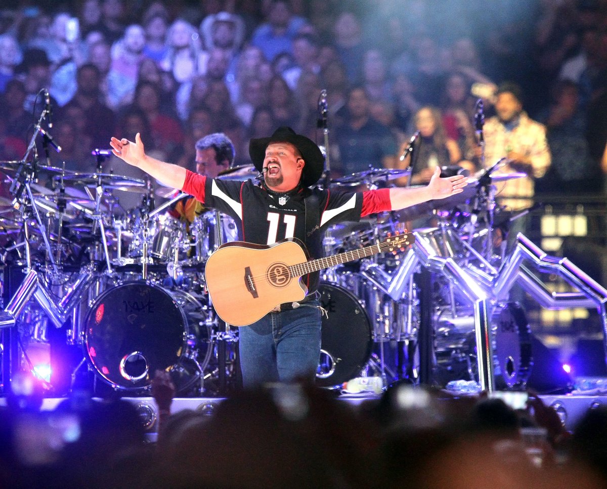Y95Country's tweet photo. Coming to @CheFrontierDays  Cheyenne in July will be @garthbrooks with Ned LeDoux; Cody Johnson; @MarenMorris; and Kane Brown, Blake Shelton; Eric Church; and Thomas Rhett with Rhett Akins - MORE: https://t.co/sf9NiOrp81 https://t.co/vsCJdViG1T