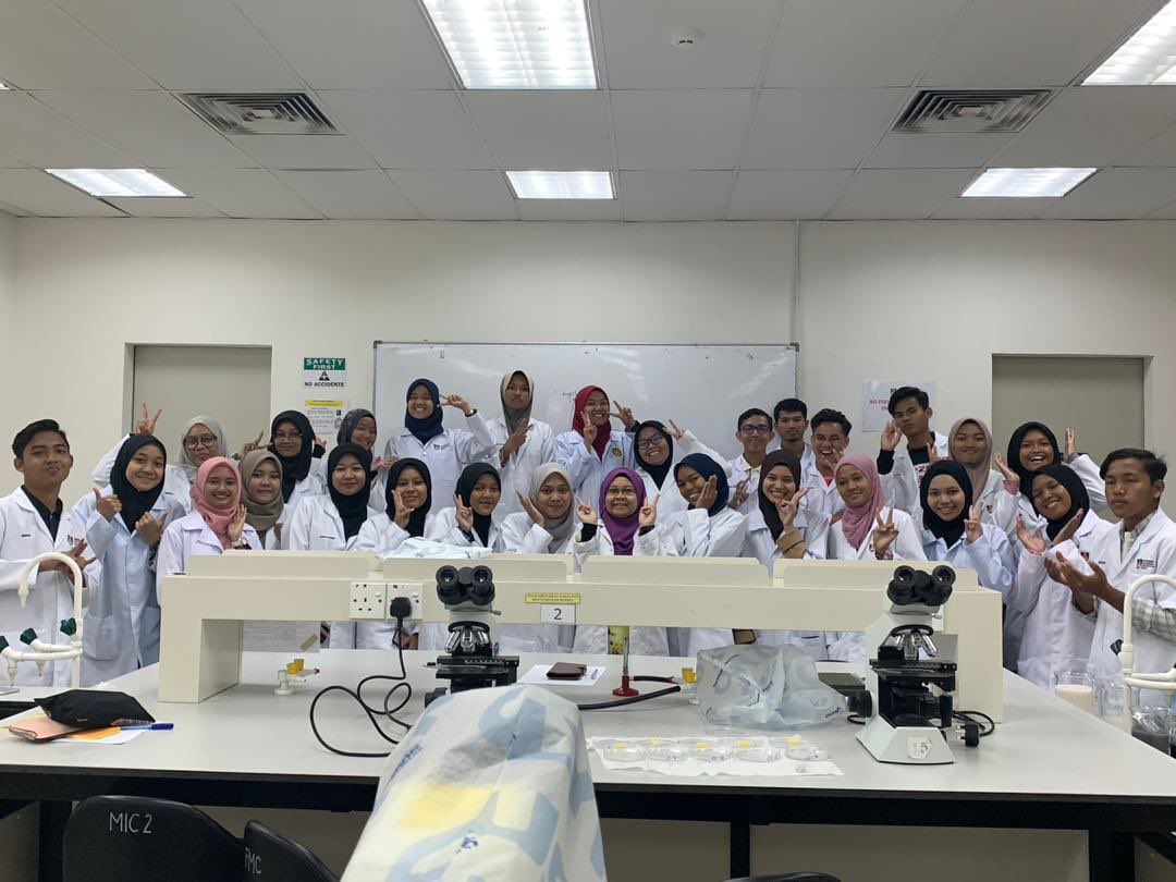 okay didn’t expect this thread to blow up.. but anyway inilah owner-owner cloned animals tu !! we all are currently in semester 4, Diploma in Microbiology, UiTM KP 