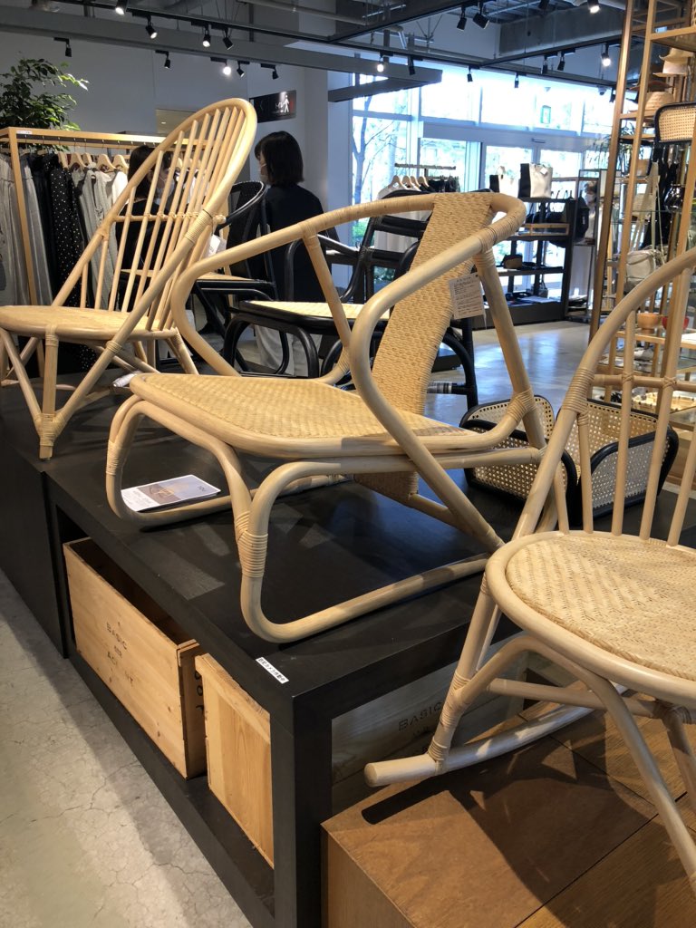 basic_accent's tweet photo. 【BASIC AND ACCENT 湘南T-SITE店 POPUPイベント開催中！】

TOU

4.8(thu) – 27(tue)

TOU / トウは、インドネシアのチルボンという町で製作されたラタン家具のブランド。

BASIC AND ACCENT湘南T-SITE
湘南T-SITE2号館1階
TEL0466-52-8586 https://t.co/R9FWiH6ZE1
