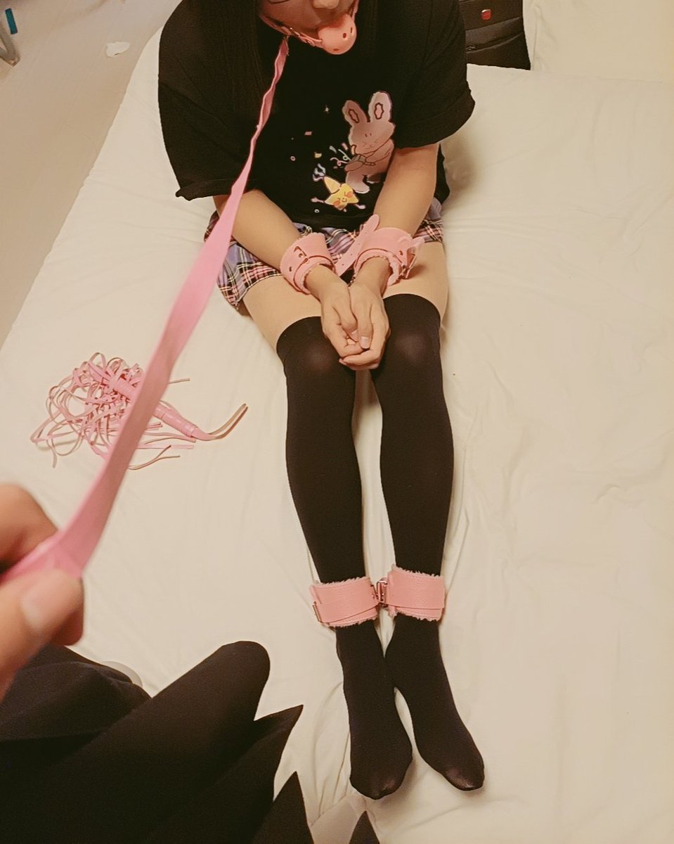 scannnf's tweet photo. 精液母狗没有大肉棒的日子好难过 https://t.co/rLyxayEl1A