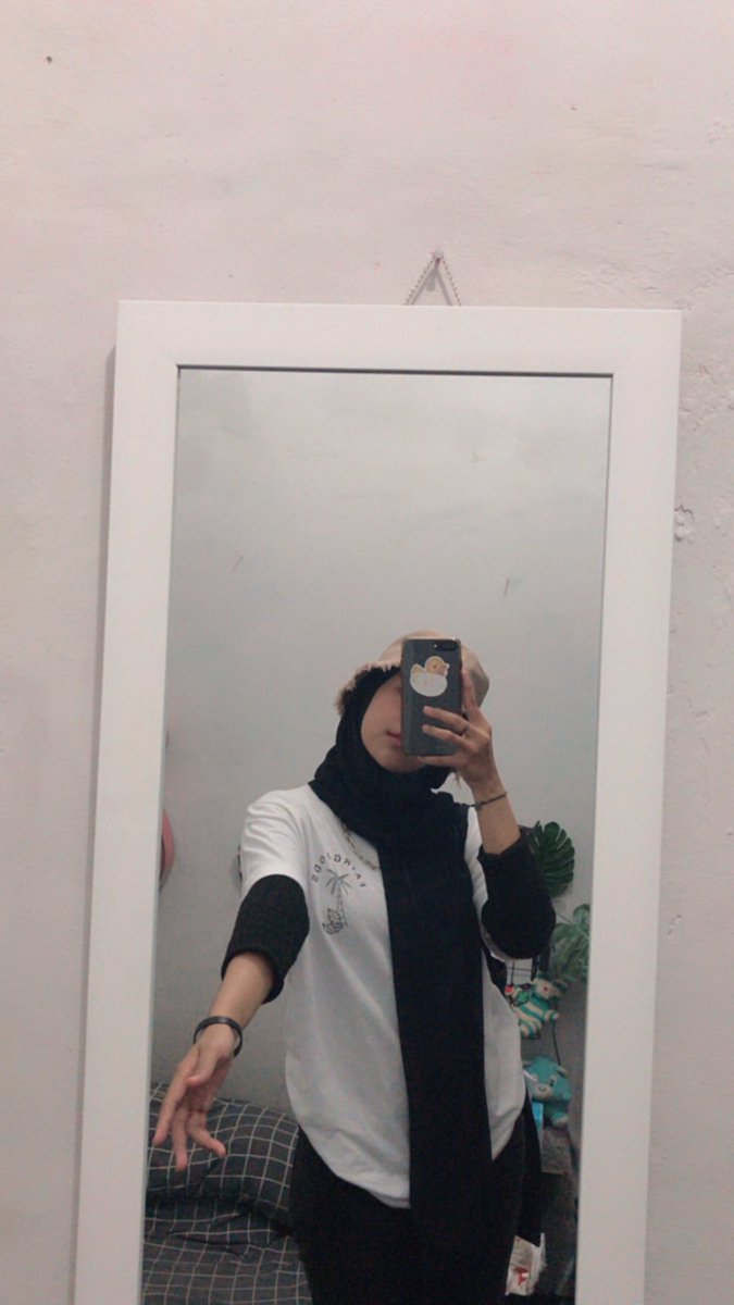 dini manis tweet media