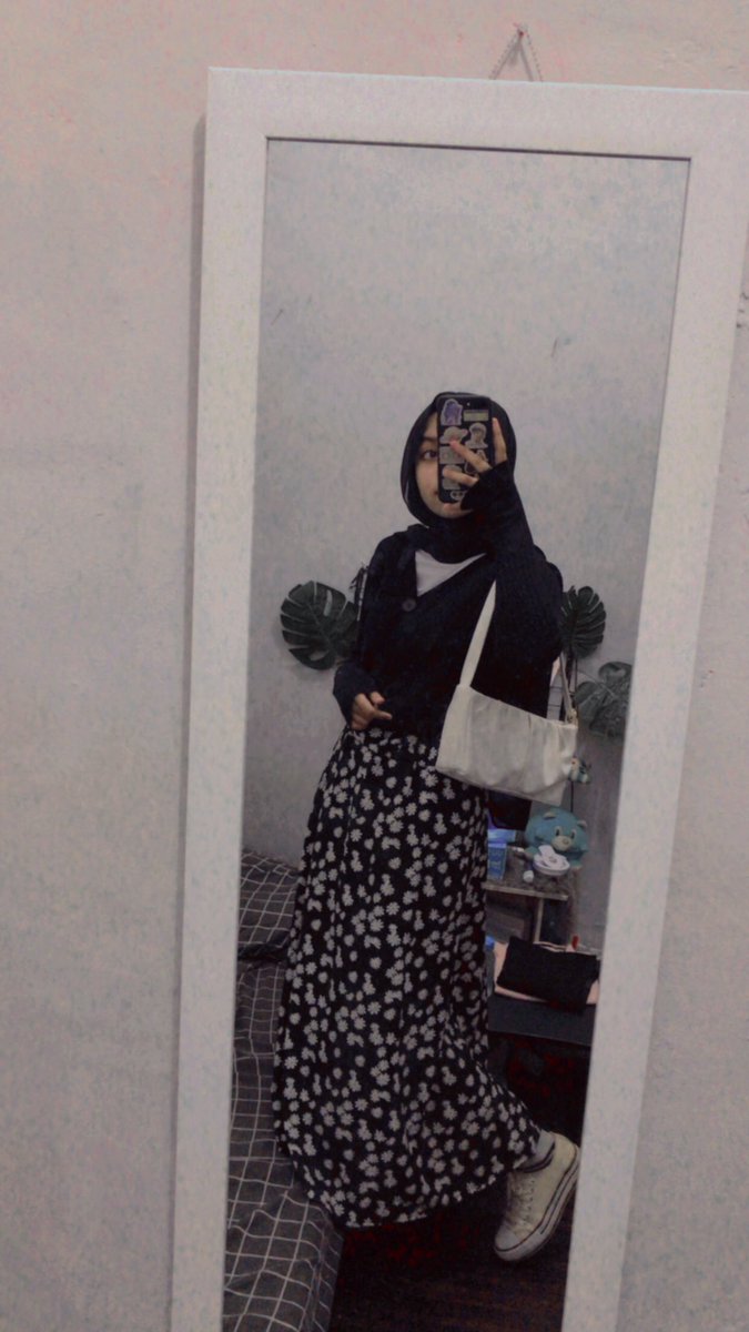 dini manis tweet media