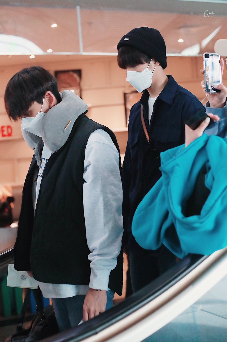 OrangeHarbor_'s tweet photo. #동카스 #港昀 #DONGCAS #WayV  #NCT 

210409  Taking off ✈️✈️ https://t.co/g0BH6xHz3U