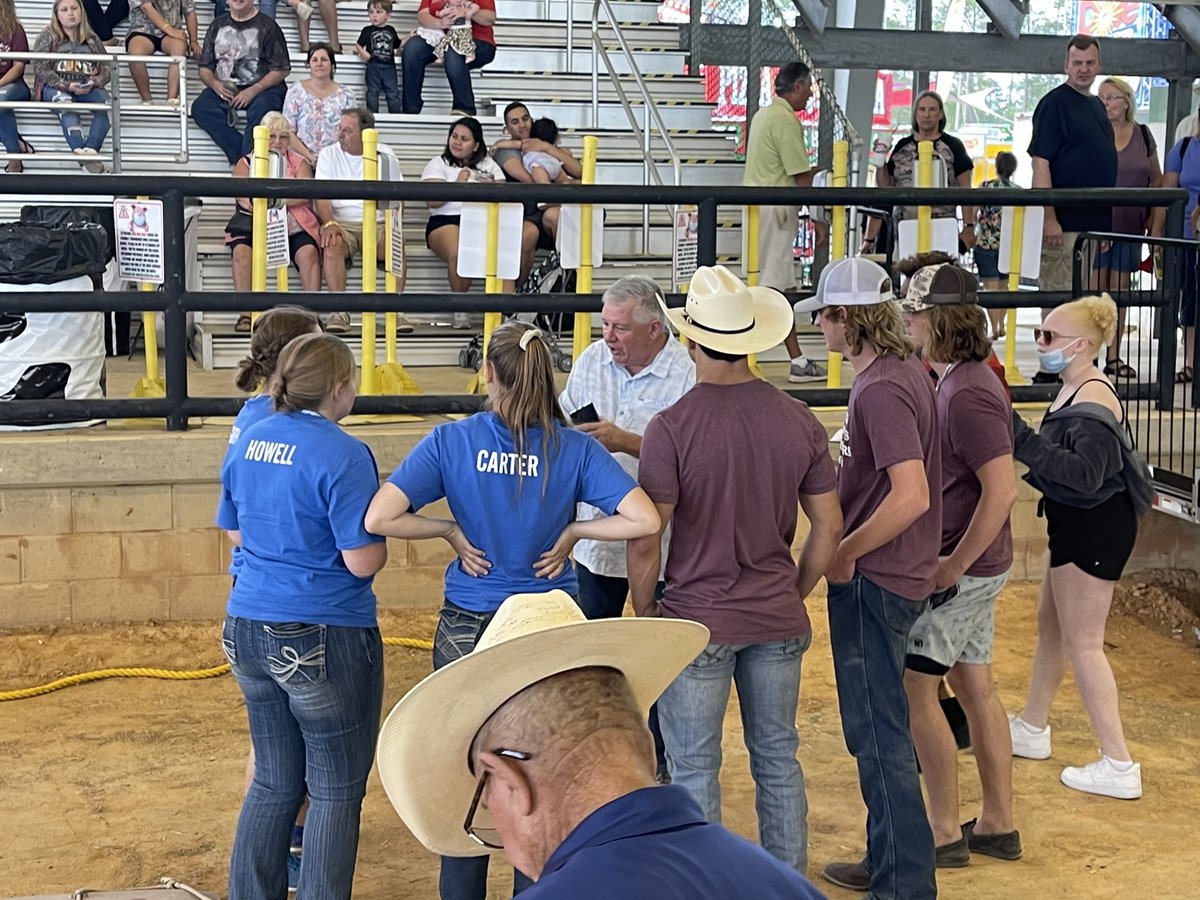 Laurie Burke tweet media