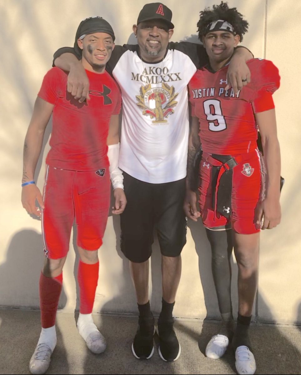 JamesEEllis9's tweet photo. I LOVE THESE GUYS, @Draylen_Ellis5, @KjMurden, @_Terrellallen &amp; the jackhammer, @kordelljackson2!!! Blood couldn’t make them closer! @GovsFB, let’s keep God first and keep #CHASINGLIONS! https://t.co/h5FmishSQm