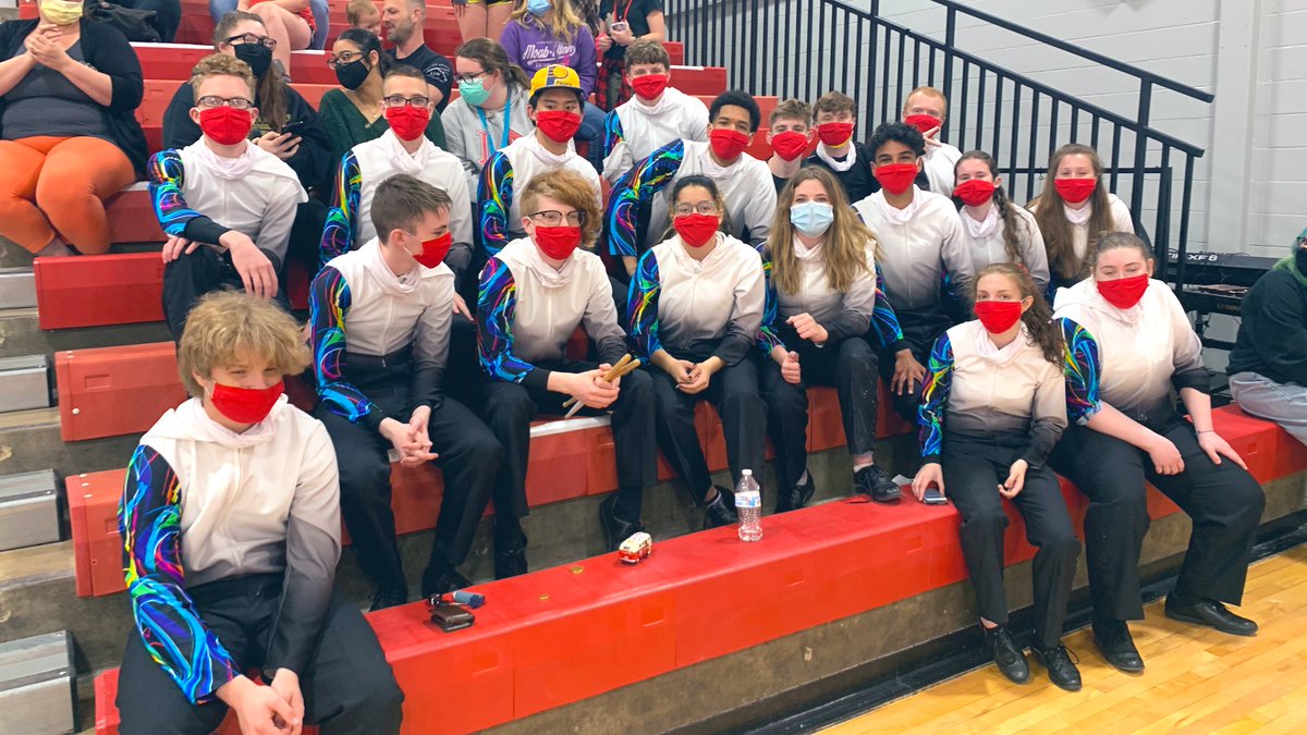 VoelzJames's tweet photo. Thanks to the students, coaches, directors, and parent volunteers for hosting a community performance tonight.  I love seeing the awesome teamwork in action. @SouthernHancock @llantrip @NewPalBand @MrsAmyDawson @MitchanerNPHS #WeAreDragons https://t.co/ZNZIrDRT7n