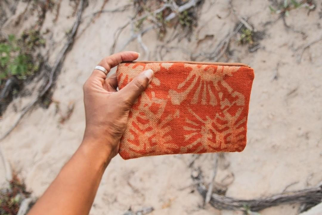 heavymannaz's tweet photo. New piece alert 🚨 

Limited- edition Lion- Fish Pouches are out! 🥰 Visit https://t.co/jjZacDlpv0 to shop the new pieces. 
-
#handmade #jamaica #heavymannazbags https://t.co/b86OczDAz6
