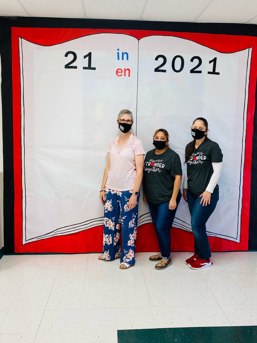 sgriffithRS's tweet photo. Who will be the first to sign the book @NISDMyers ?  Who has been reading for 21 minutes everyday?  Who joined our Virtual Bedtime Story tonight?  I can’t wait to see all the recognition!  @claudiacolunga7 @CantuHensley @BeriteDavila @nisdmsaenz #NISDreads21in2021 https://t.co/RCiFXu9ucW