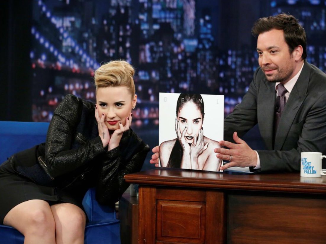 emisf4iry's tweet photo. besties reunion coming tomorrow night @ddlovato @jimmyfallon yayyy #DWTDTAOSO https://t.co/TfKuU68pOj