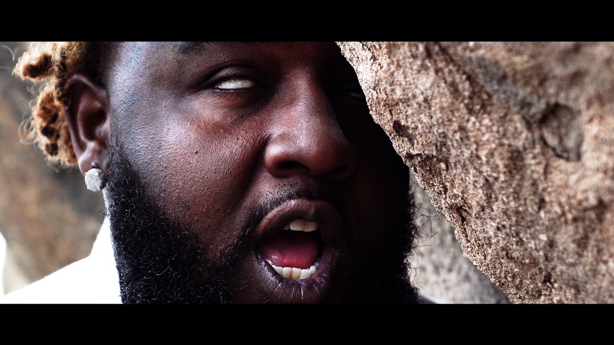 Saucy_Visuals's tweet photo. Refugee Remix with @IMDROB_BITCH is 𝑶𝑼𝑻 𝑵𝑶𝑾 on YouTube! 𝑪𝒉𝒆𝒄𝒌 𝒊𝒕 𝒐𝒖𝒕 𓁹𓁹 You’d definitely wanna see these views! #music #rap #lit #Video #Trending https://t.co/yZJ6tsU5oT