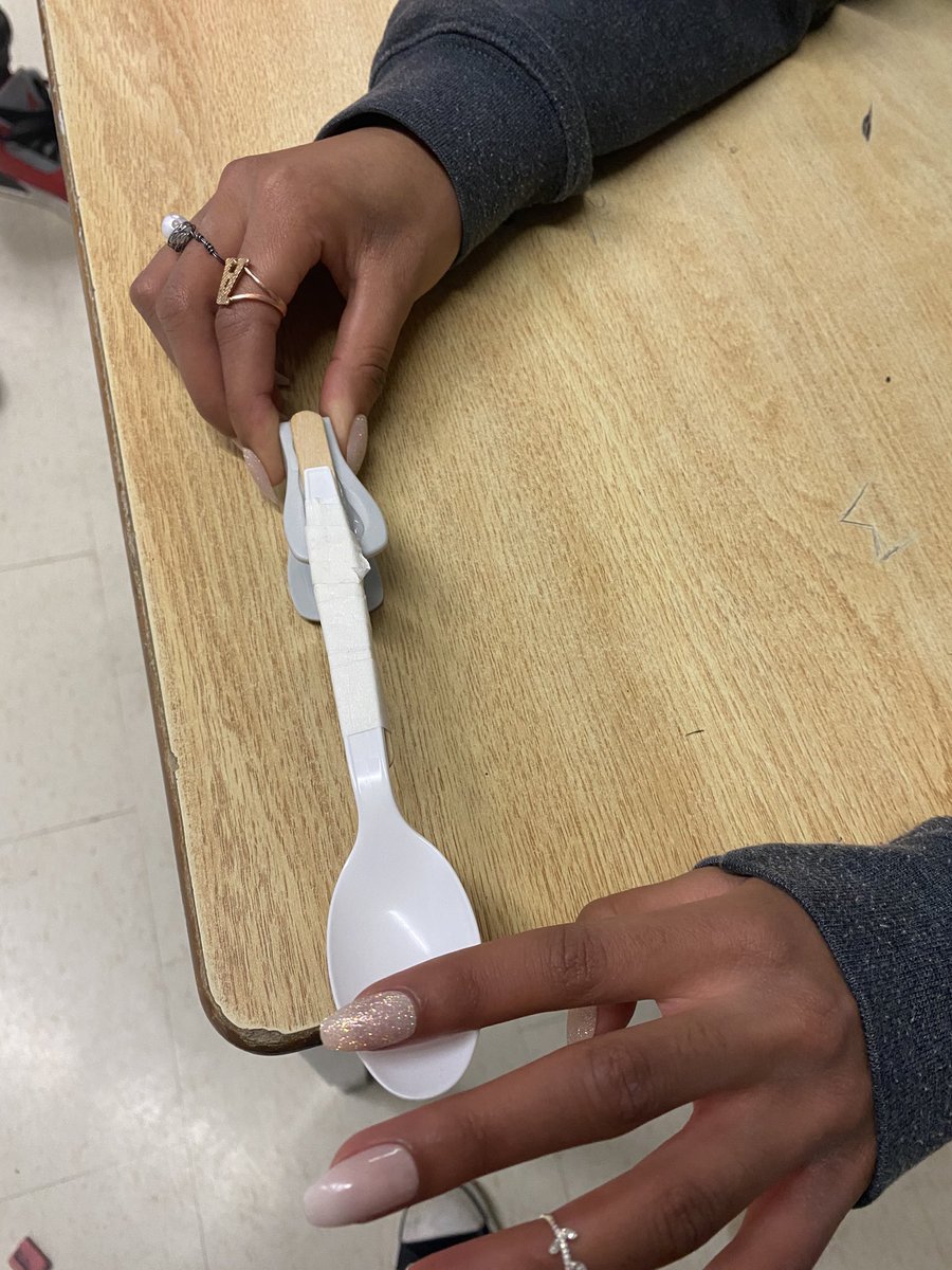 MissScott93's tweet photo. Building and designing mini catapults this week! @Alexander1Ej @MissCBeattie #DriveScience @WilfridJuryPS https://t.co/2ih4mHavxV