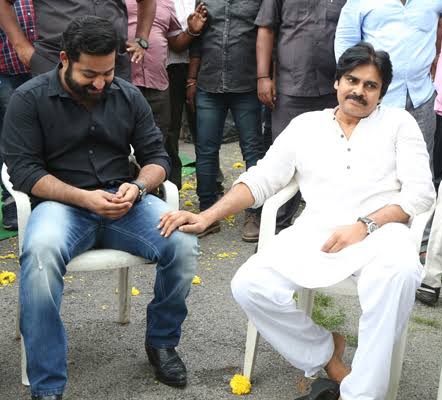 NTRFanTrends's tweet photo. #VakeelSaab Releasing Today! First Biggie From Tollywood After Pandemic.

Best wishes to @PawanKalyan and Fans &amp; the Whole Team For a Huge Success on Behalf of #NTR @tarak9999 Fans. This Success Means Everything to TFI right now for a New Hope Post Pandemic.

#VakeelSaabFromToday https://t.co/CAjClLBBnW
