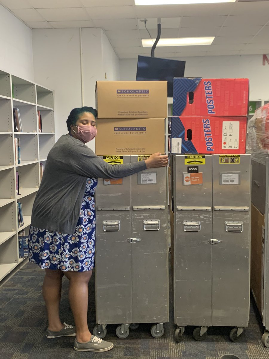 bulldog_reader's tweet photo. Y'all know what this means right??!!!!!! #bogobookfair @ALSBulldogs https://t.co/YHpU1KobUr