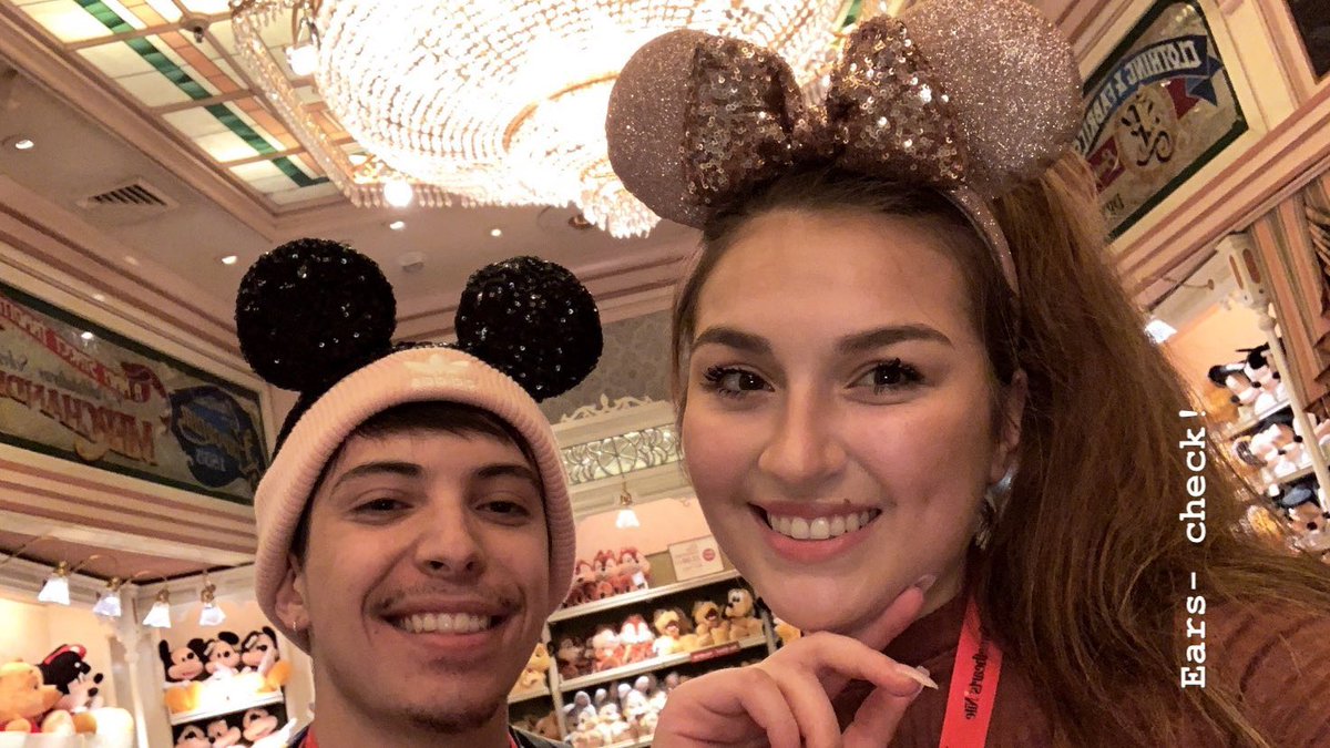 Told my boss I had a family function. And my boyfriend took me to Disneyland ❤️