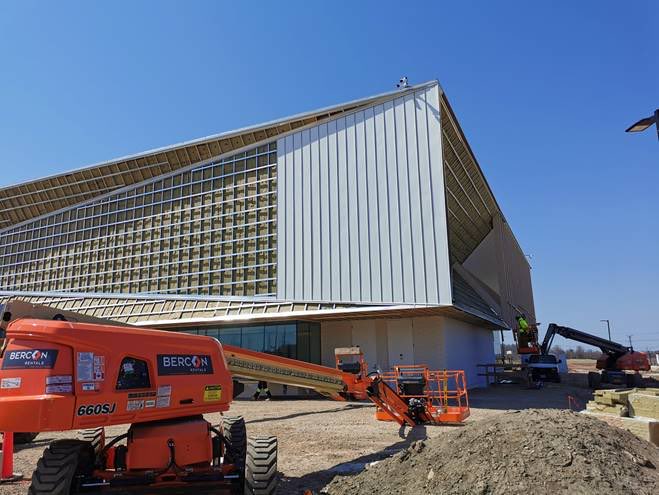 Newly installed cladding on Churchill Meadows CC is transforming this facility into a real showstopper. Everyday, more progress is being made as we complete the building envelope and interiors.
#FPM