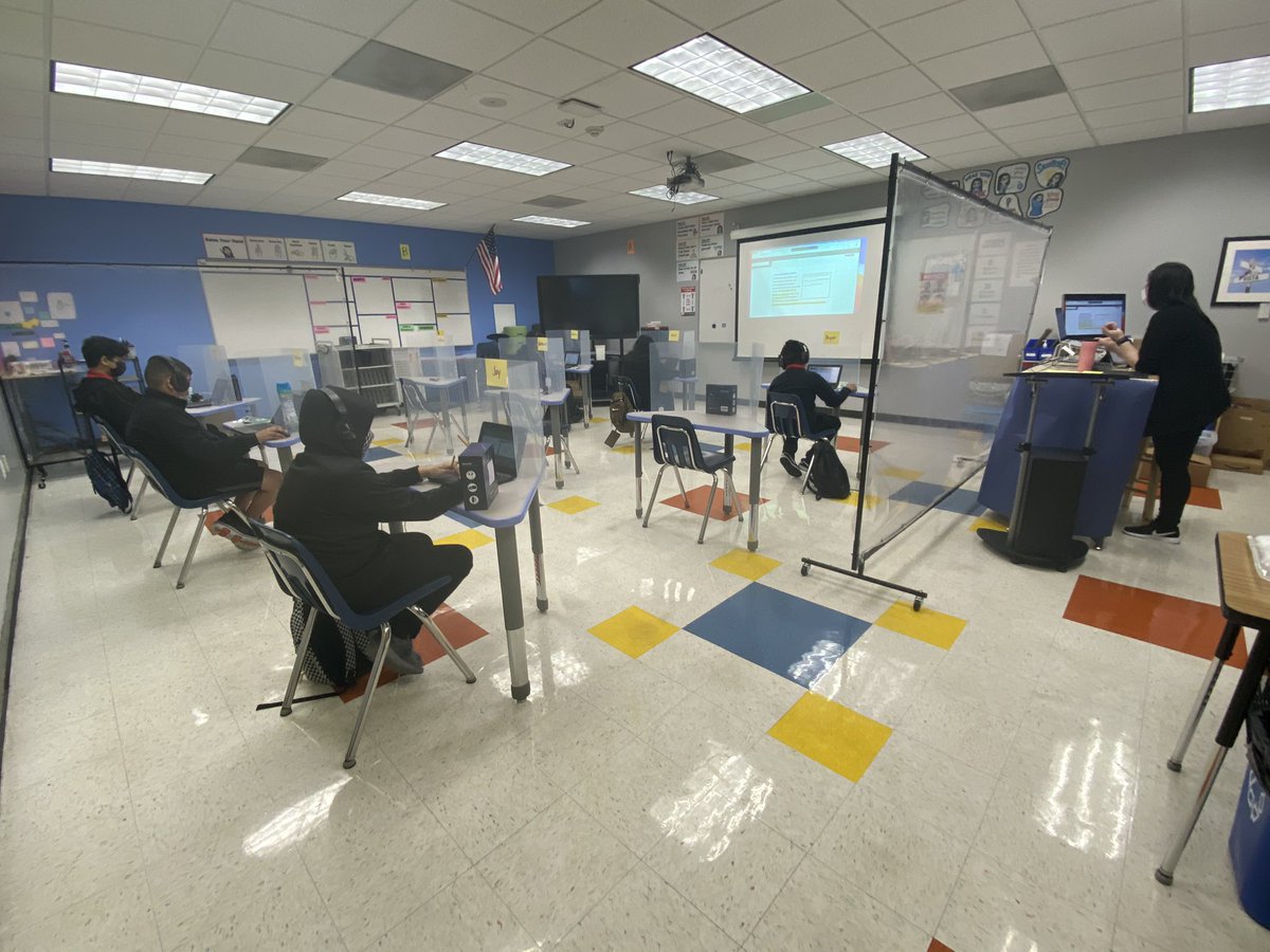 VistaCharterLA's tweet photo. It has been such a joy to have our 6th graders on campus. Thanks to our amazing 6th grade team for pioneering a #safeschoolreopening! #VistaFamily #wetransformtheschoolexperience https://t.co/jmd29H3kMI