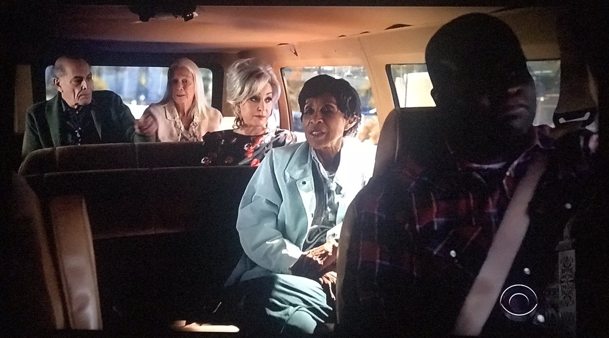 JHPEnt_com's tweet image. Y’all! Just when I think I couldn’t love @YoungSheldon any more, @anniepotts’s MeeMaw takes the Geezer Bus alongside #LALaw’s #AlanRachins #Alice’s #DianeLadd &amp;amp; 227’s @MarlaGibbs4Real. Here’s hoping MeeMaw takes the #GeezerBus more often! ❤️