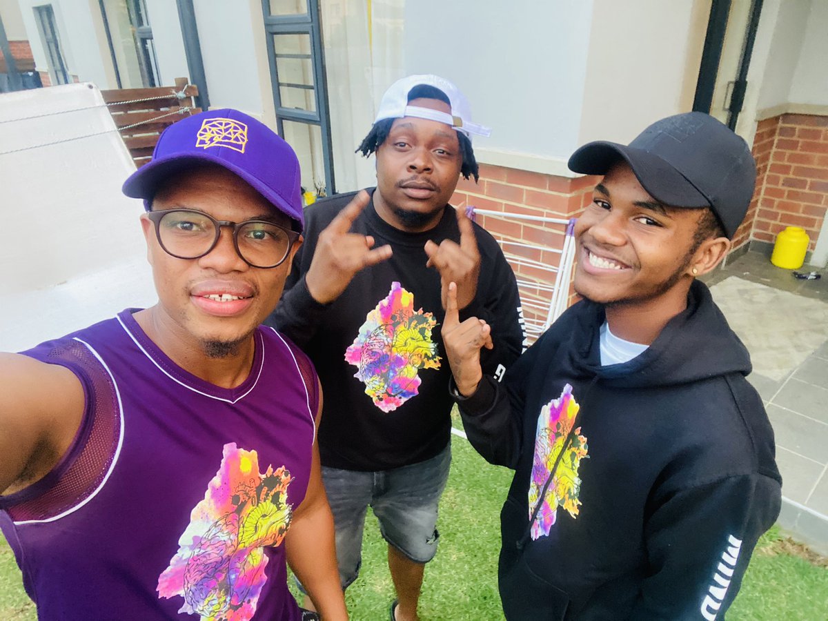 BrainStormAppSA's tweet photo. Good Morning StormClouds... 

Wishing you all a fantastic and productive Friday. Don’t stop the hustle just yet, press on even harder and end the week on a high. 

#ItsMindBlowing🧠⚡️

 #GoodFridayonKaya
#eMteeLOGAN 
Sandton
#fridaymorning #FridayThoughts #FridayMotivation https://t.co/LASHIUCDxn