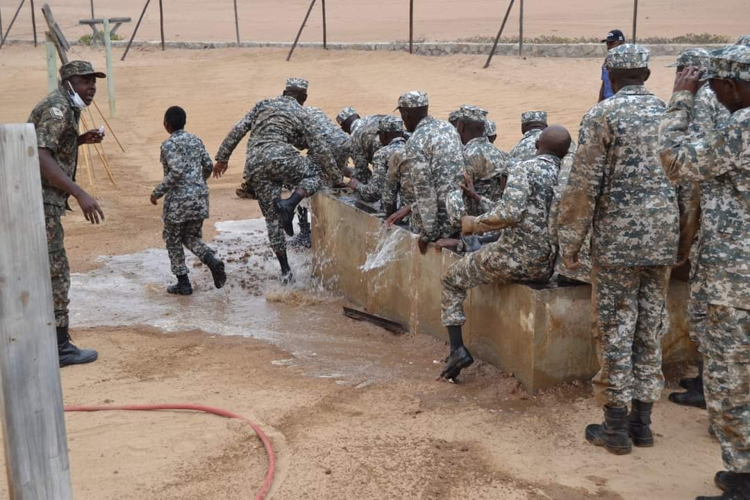TheNamibian's tweet image. A group of new intakes of the Namibian Navy started their basic seamanship training at the Naval Training School (NTS) at the Wilbard Tashiya Nakada barracks at Walvis Bay. buff.ly/3t4rdUF