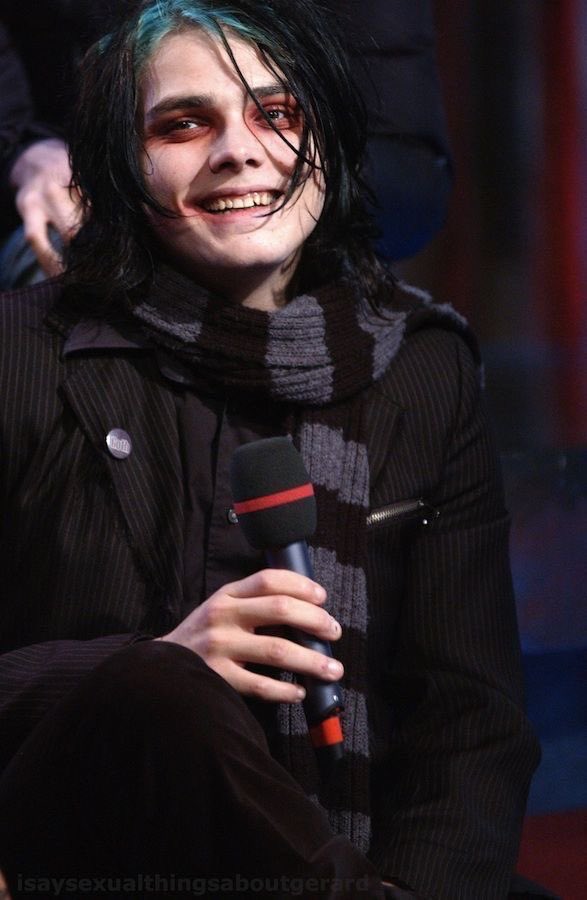 Happy birthday to our Geesus and sassy diva - Gerard Way <3333 