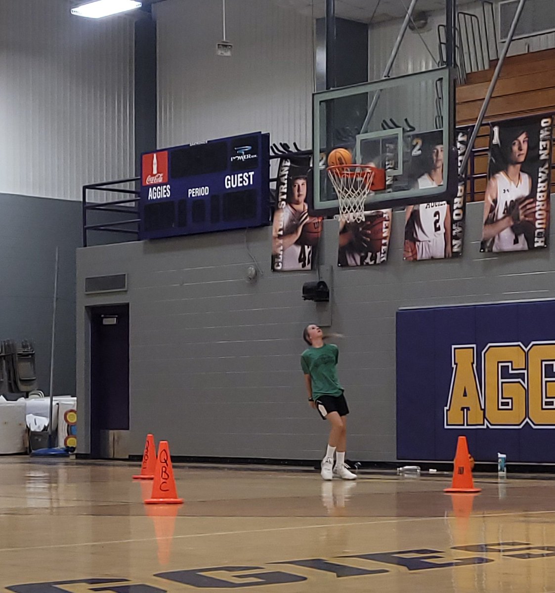 sissymcginnis76's tweet image. Ready to Play some ball this weekend
#Starz2027
#Ballislife
#practiceisprogress
#goals
#Dreams
#determination