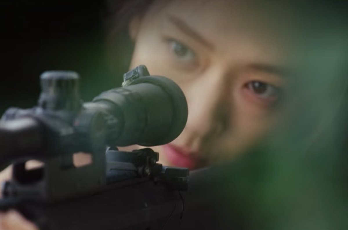 As the reliable sniper, she made sure that Taesul escaped unscathed.  #ParkShinHye  #SisyphusTheMyth