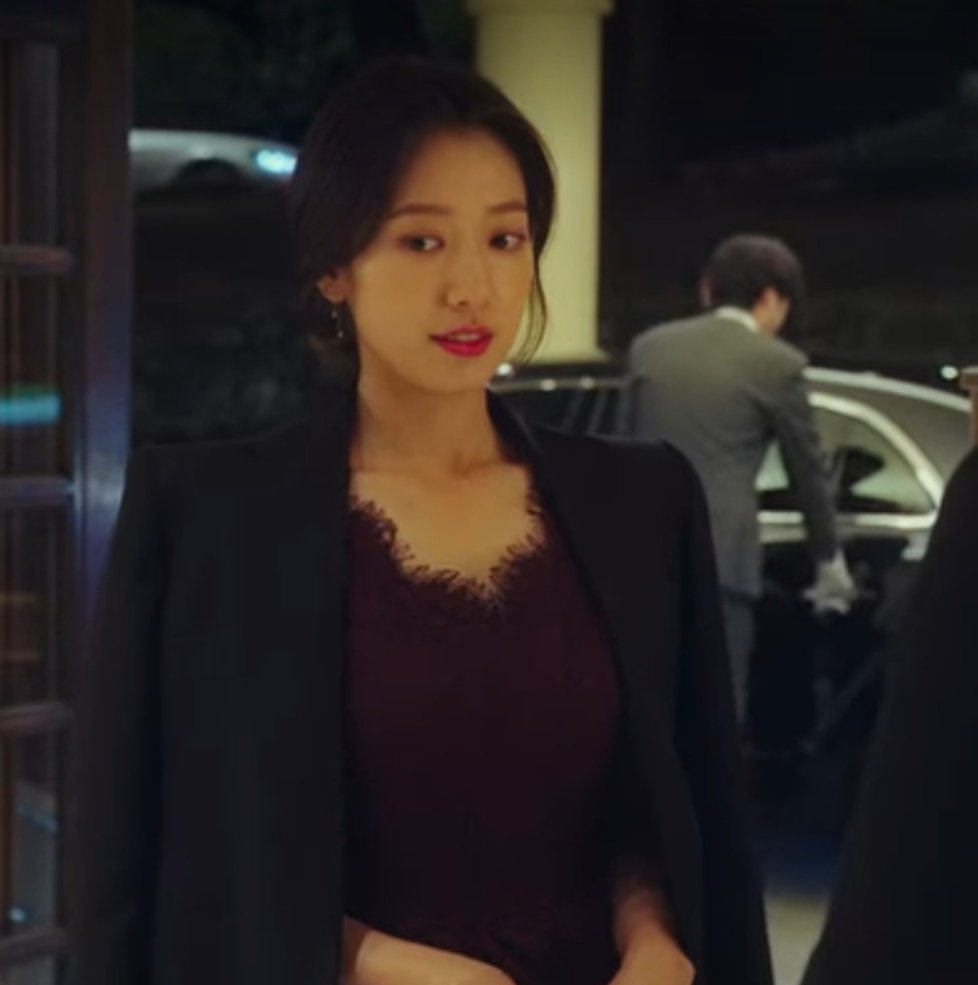 As the alluring Grace Park who captivated every eye in the party.  #ParkShinHye  #SisyphusTheMyth