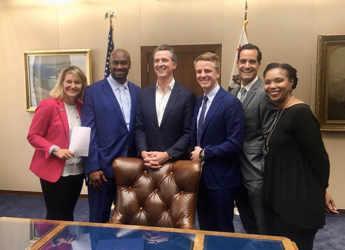 And as a member of the State Assembly, I was able to join him in the fight, carrying  #AB1603 in 2019. That bill codified into law the CA Gun Violence Intervention & Prevention Program (CalVIP)—which funds community-based organizations working to break the cycle of violence. (6/7)