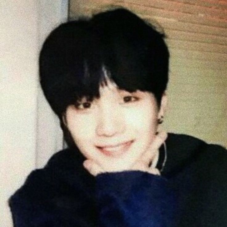 Pictures of Yoongi that makes me feel like I& #39;m his girlfriend-a thread;