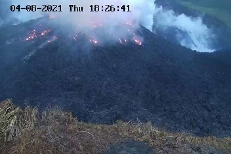 Red alert as volcano threatens to erupt Caribbean island orders evacuation